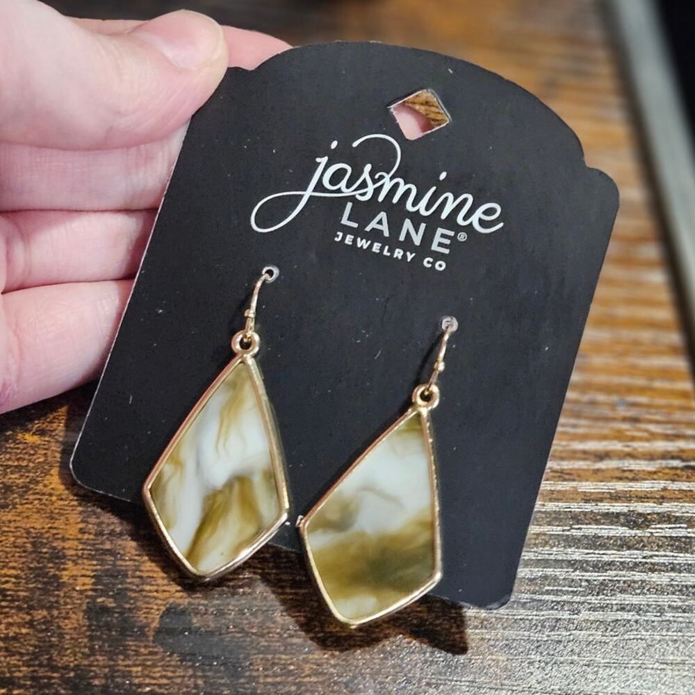 Jasmine Lane Tan Olive Marble Gold-Tone Dangle Earrings ~ Classic Retro Artsy
